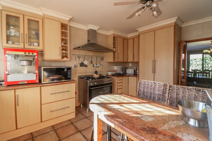 6 Bedroom Property for Sale in Heuwelsig Free State